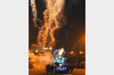 2008年，“天通號(hào)”榮獲海寧市大型元宵燈會(huì)一等獎(jiǎng)